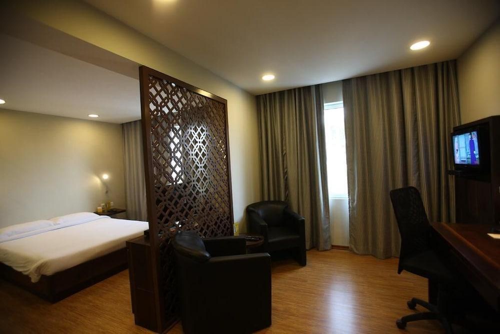 Hotel Keys Prima By Lemon Tree Hotels, Pimpri, Pune